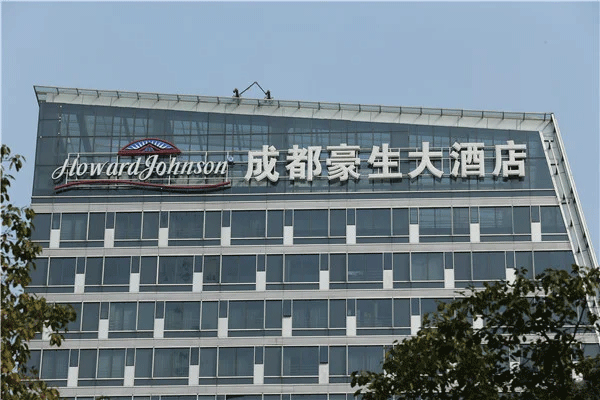 一平方米樓頂發(fā)光字制作安裝的費(fèi)用有哪些？