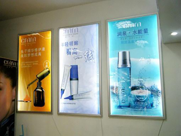 燈箱布與寫真布、噴繪布怎么區(qū)分？
